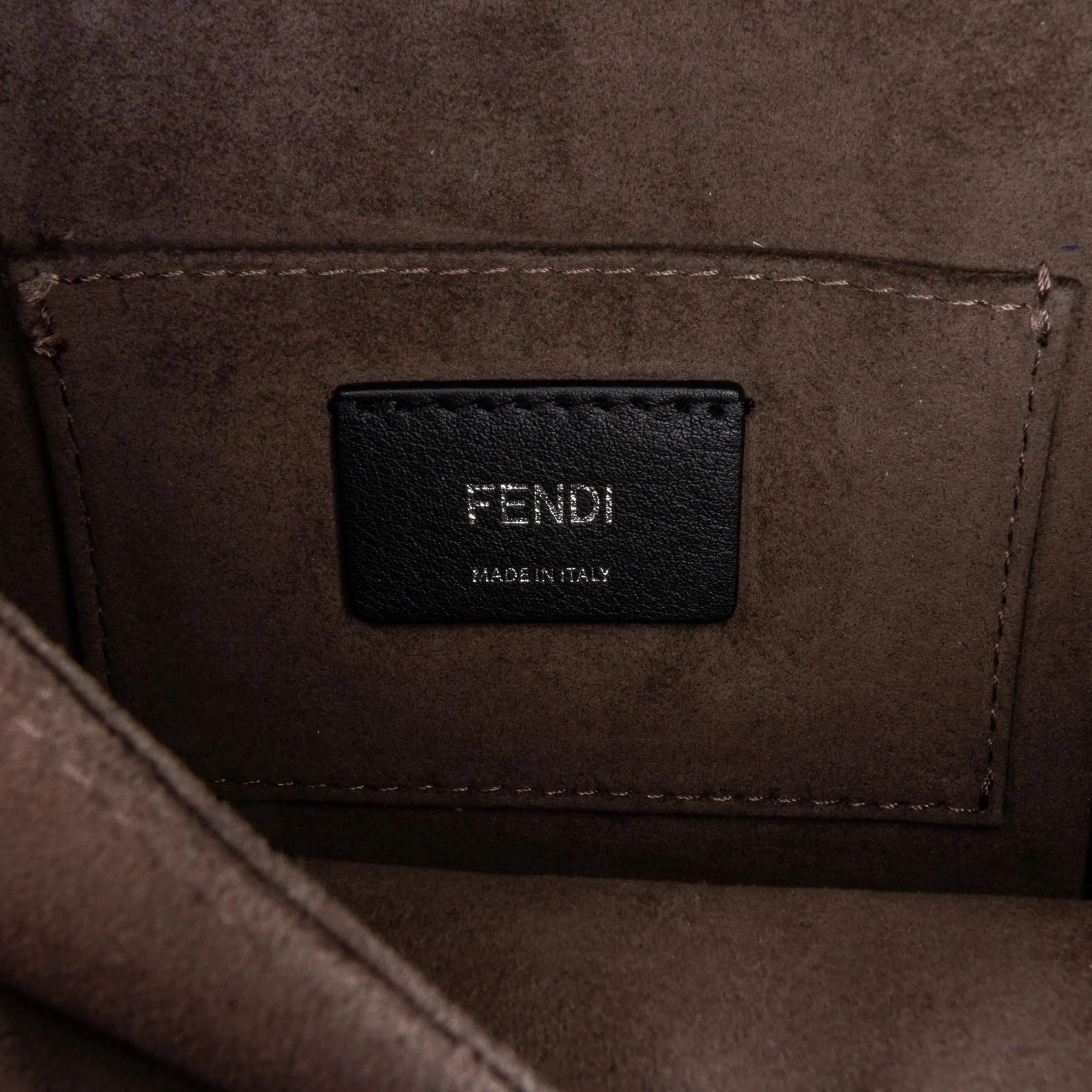 Fendi Small Kan I Crossbody (SHG-X7Fqdm)