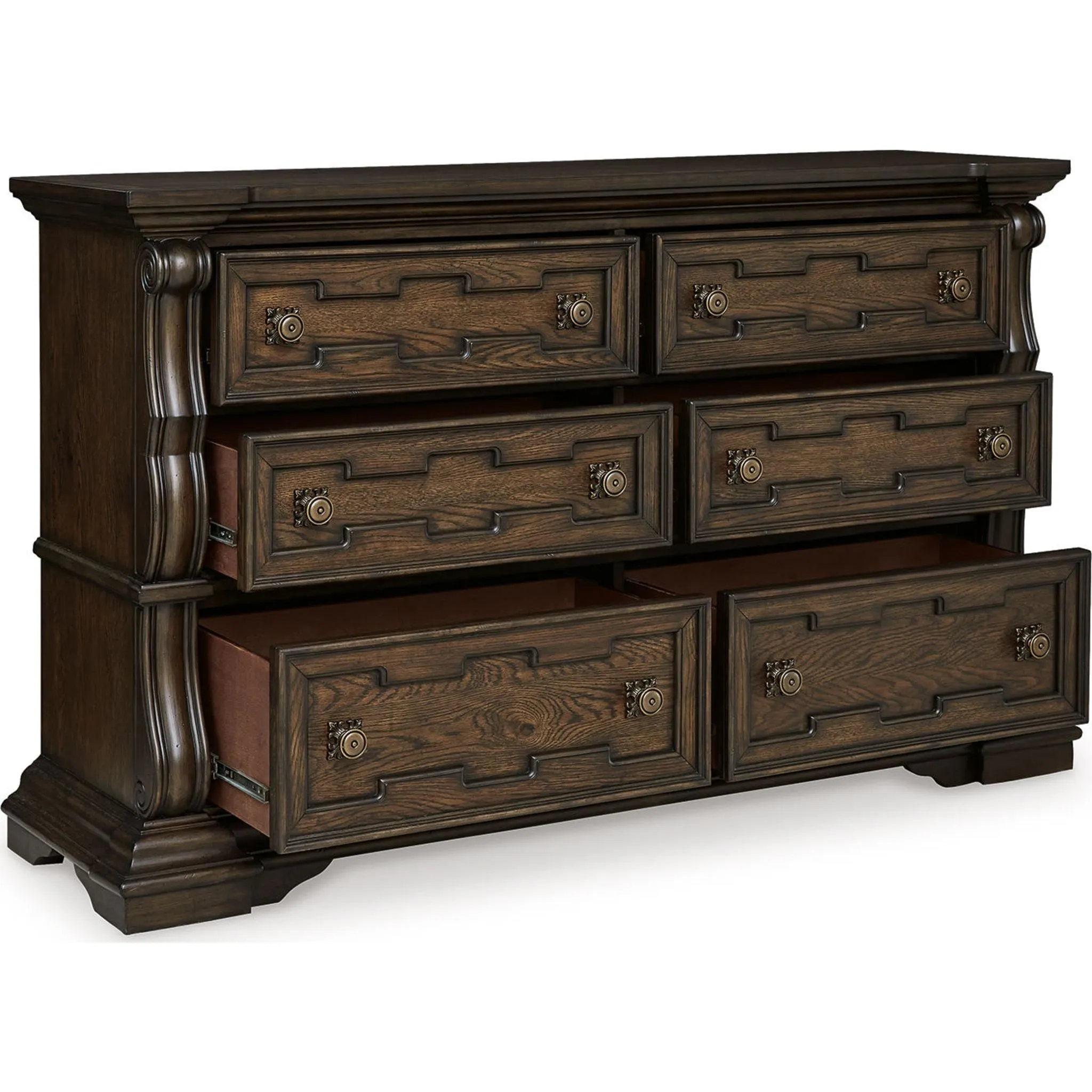 Maylee Dresser