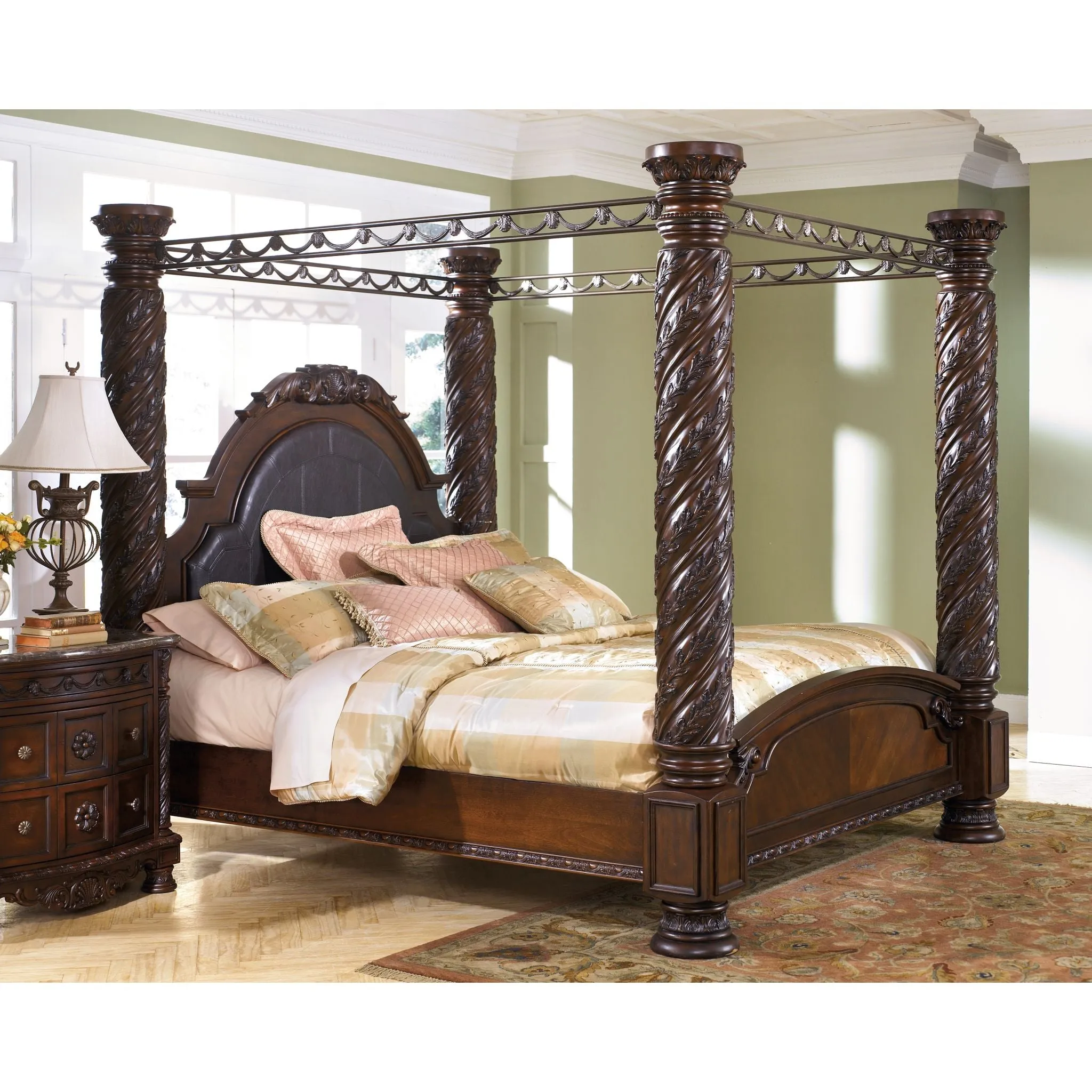 North Shore 5 Piece King Canopy Bed